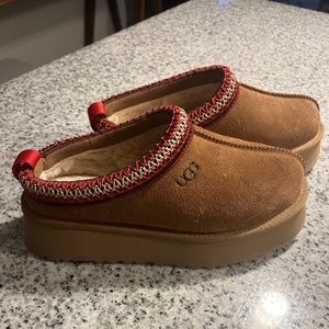 UGG Tazz slippers